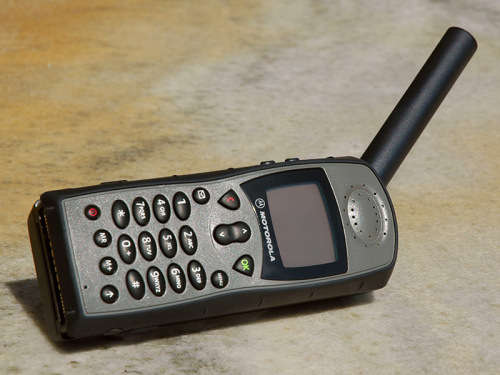 IRIDIUM 9505 SATELLITE PHONE -  CONDITION/WALL/CAR CHARGER - XTRA BATTERY - EXT ANTENNA - BARGAIN